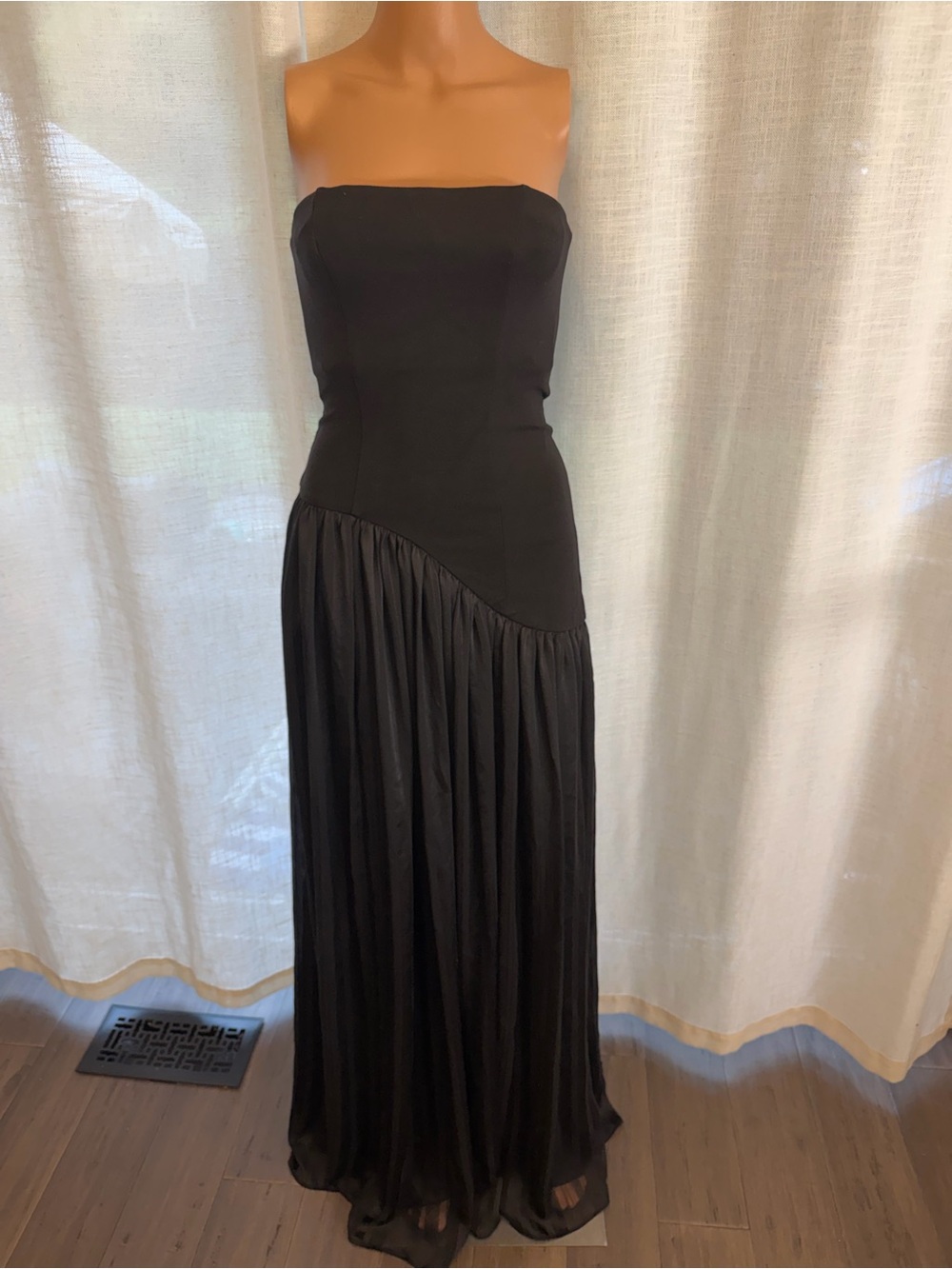Lovers and Friends Alice Strapless Gown in Black maxi flowy dress - Picture 3 of 7